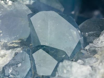 celestit Kristall für Schutz, Gelassenheit und emotionale Stabilität