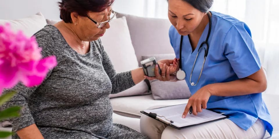 Wie der 24 Stunden Pflege Kostenrechner Ihnen hilft, die besten Preise für Pflege zu finden