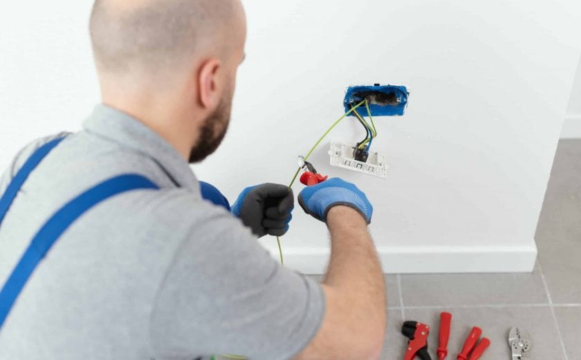 Sicherheit im Unternehmen durch regelmäßige DGUV V3 Prüfung
