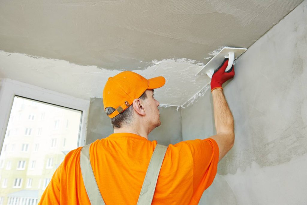 Warum viele Handwerker vom Decke verputzen abraten